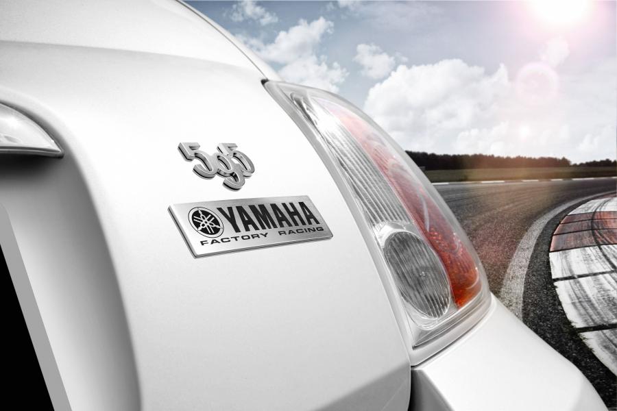 Логотип Abarth 595 Yamaha Factory Racing (312) 2015 года  (фото 2 из 3)